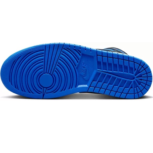 Air Jordan 1 Mid Shoes was expensive now cheap - Picture 3 of 7